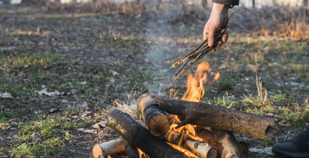 camp-with-bonfire